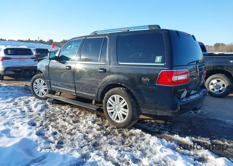 2014 Lincoln Navigator z USA, uszkodzony, nr VIN 5LMJJ2J54EEL01252